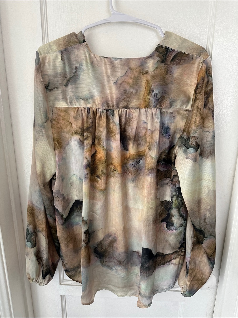 T Tahari Watercolor Print Surplice Blouse - Medium - Picture 3 of 5